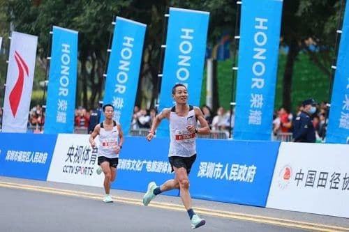奔跑与捐赠之间：马拉松“公益名额”的是与非