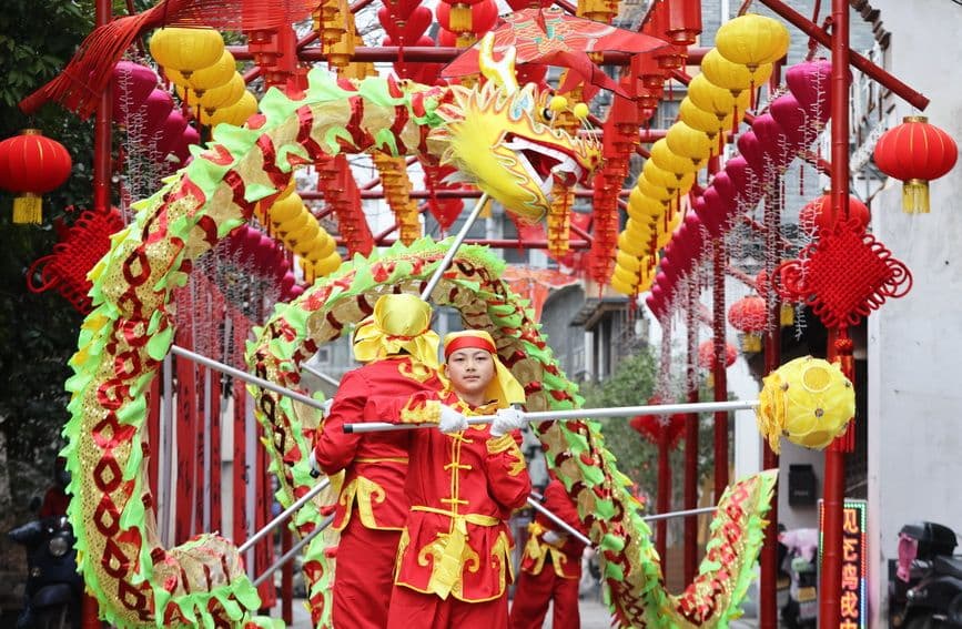 浙江德清：舞龙排演 迎元宵