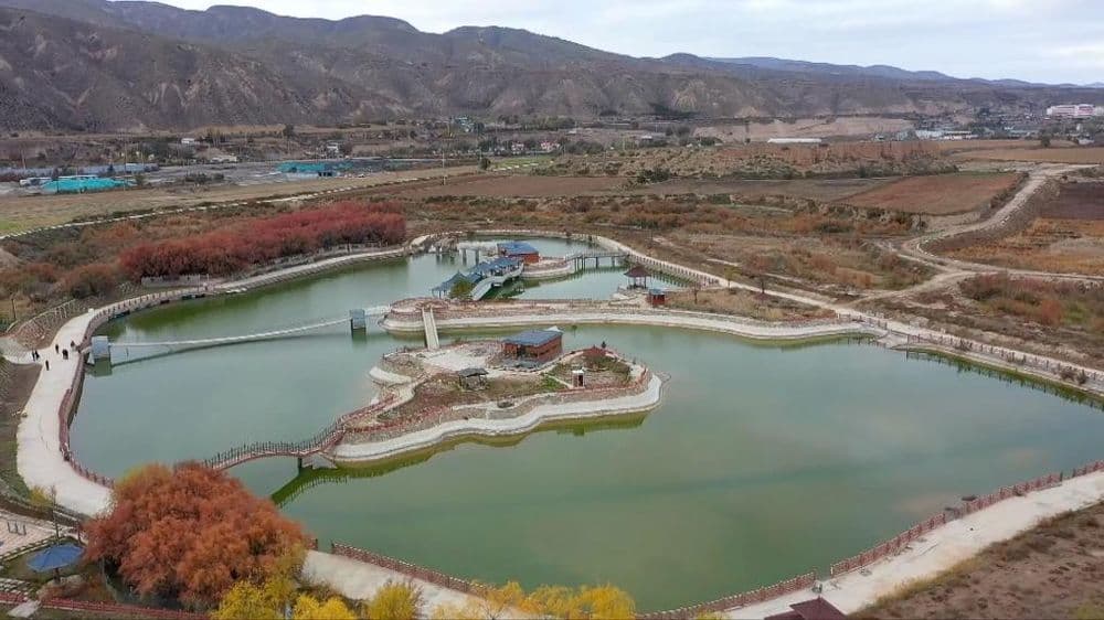 甘肃省定西市凤城湖养殖基地:乡村振兴路 绿色富民图