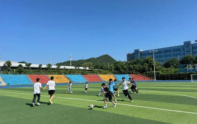 就在清镇职教城！暑期公益培训惠及300余青少年