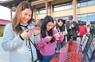 淮北师范大学在中国石榴博物馆开展“走近非遗  感知中国”文化体验活动