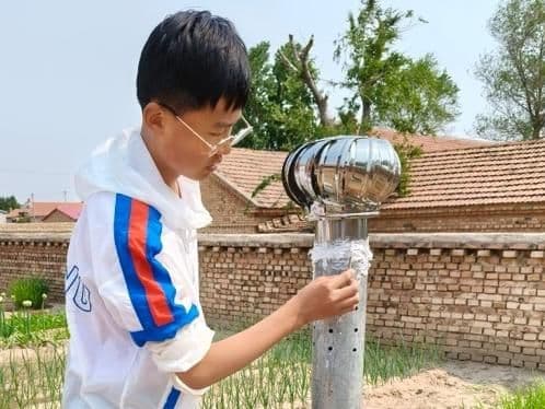 “土发明”为何能摘得国际金奖?——一位中国少年与几代治沙人的梦想